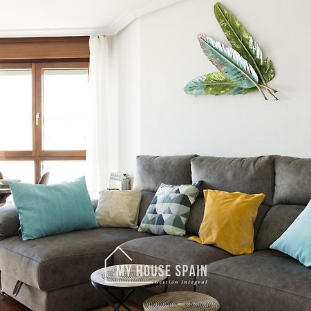 Apartamento Playa de poniente, con vistas al mar y parking gratuito Gijón Exterior foto
