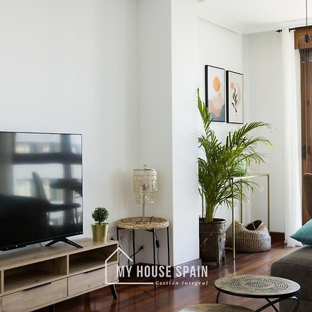 Apartamento Playa de poniente, con vistas al mar y parking gratuito Gijón Exterior foto