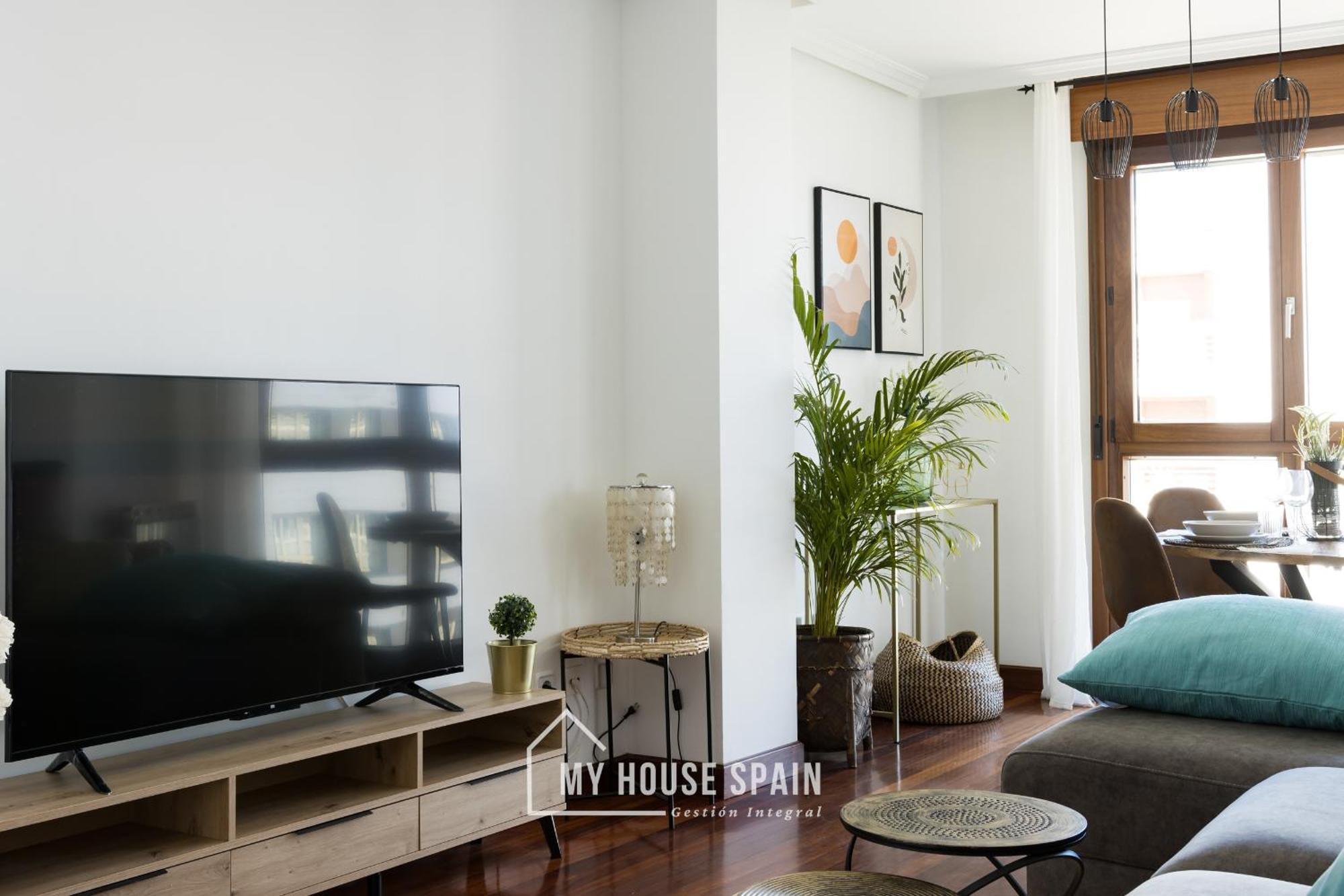 Apartamento Playa de poniente, con vistas al mar y parking gratuito Gijón Exterior foto